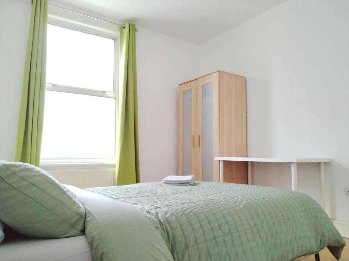 Cosy Rooms Near Canary Wharf & The O2 London Exterior photo